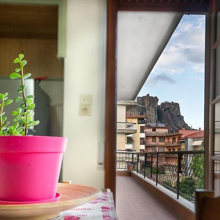 Meteora Family House Apartamento Kalabáka Exterior foto